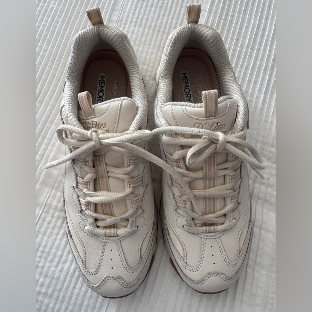 Sketchers Size: 8